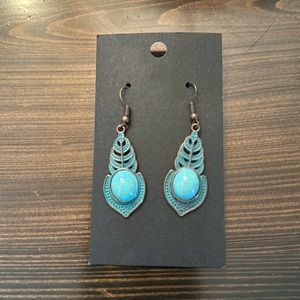 Fashion earrings faux turquoise. 2 pairs